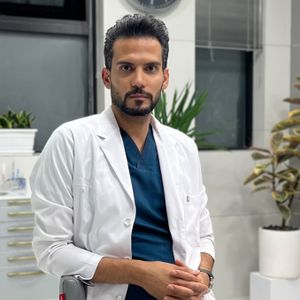 تصویر دکتر سجاد اظهری دندانپزشک اصفهان