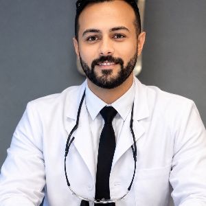 دکتر مهدی احمدی دندانپزشک در اصفهان