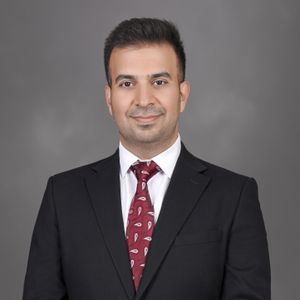 دکتر آرشام آذرباد متخصص جراحی لثه و ایمپلنت
