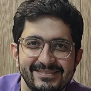 دکتر شروین باقریه متخصص درمان ریشه دندان