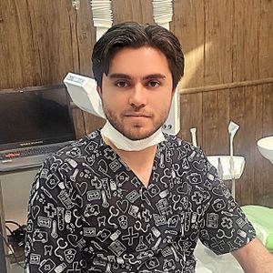دکتر حامد غفاری دندانپزشک اصفهان