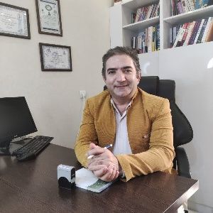 دکتر مجتبی احمدزاده متخصص جراحی عمومی
